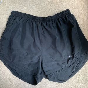 women’s nike dri fit shorts black size small
